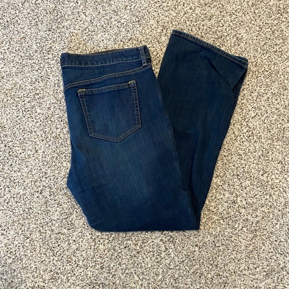 Old Navy Bootcut Jeans - Picture 4 of 4